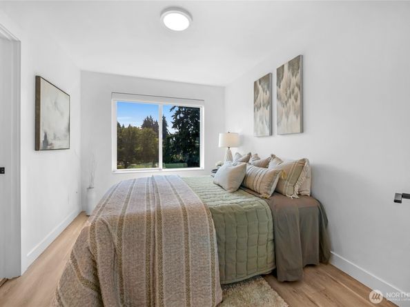 18521 1st Avenue NE B, Shoreline WA 98155