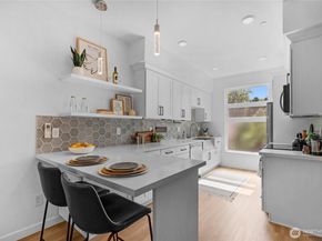 18521 1st Avenue NE B, Shoreline WA 98155