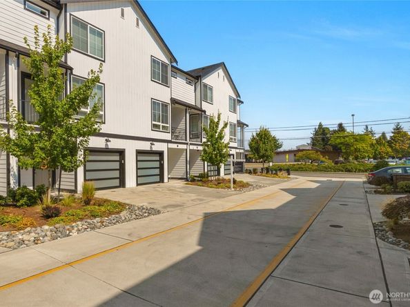 18521 1st Avenue NE B, Shoreline WA 98155