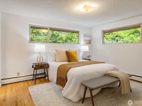 422 NW 196th Place, Shoreline WA 98177