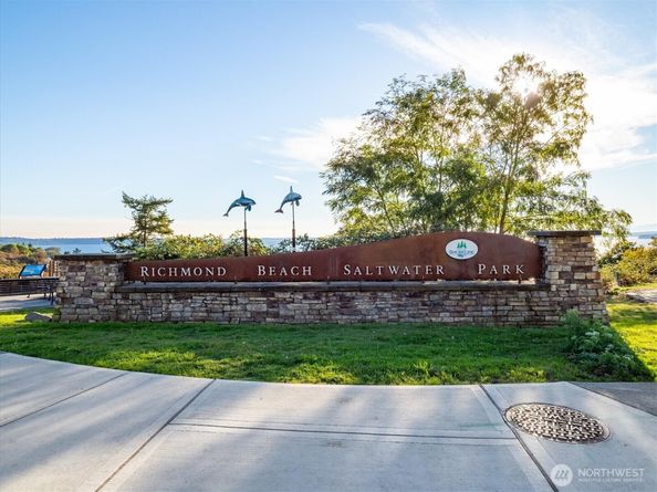422 NW 196th Place, Shoreline WA 98177