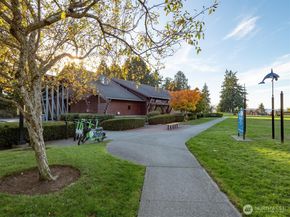 422 NW 196th Place, Shoreline WA 98177