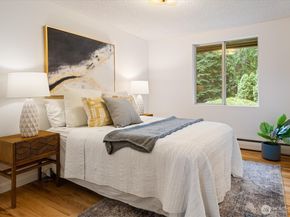422 NW 196th Place, Shoreline WA 98177