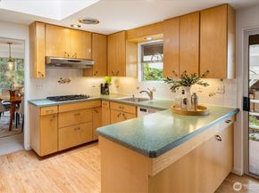 422 NW 196th Place, Shoreline WA 98177