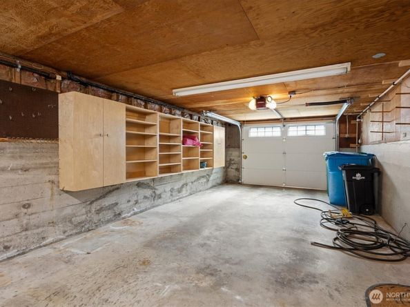 422 NW 196th Place, Shoreline WA 98177