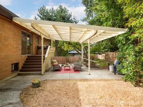 422 NW 196th Place, Shoreline WA 98177