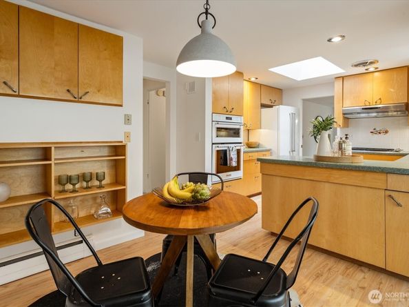 422 NW 196th Place, Shoreline WA 98177