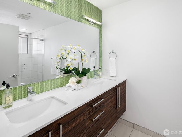2005 E Denny Way B, Seattle WA 98122