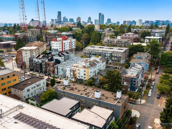 2005 E Denny Way B, Seattle WA 98122