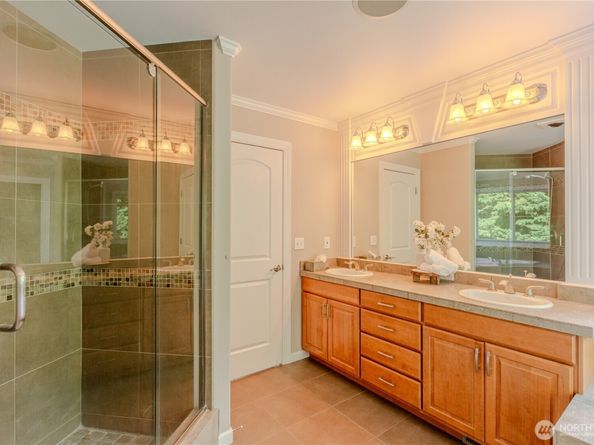 11250 SE 60th Street, Bellevue WA 98006