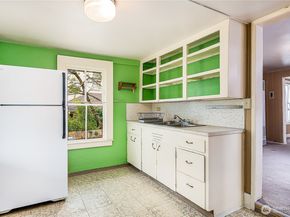 1409 N 39th Street, Seattle WA 98103