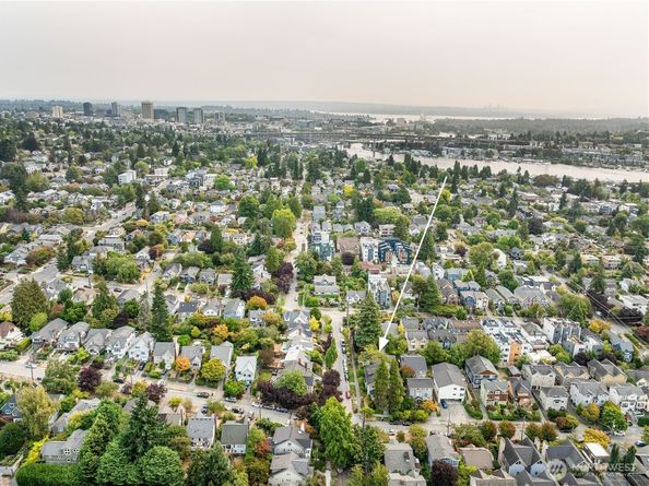 1409 N 39th Street, Seattle WA 98103