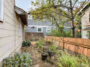 1409 N 39th Street, Seattle WA 98103
