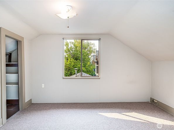 1409 N 39th Street, Seattle WA 98103