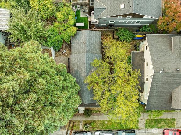 1409 N 39th Street, Seattle WA 98103