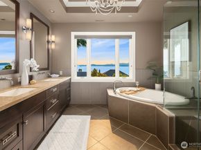 2471 42nd Avenue W, Seattle WA 98199
