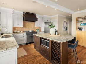 2471 42nd Avenue W, Seattle WA 98199