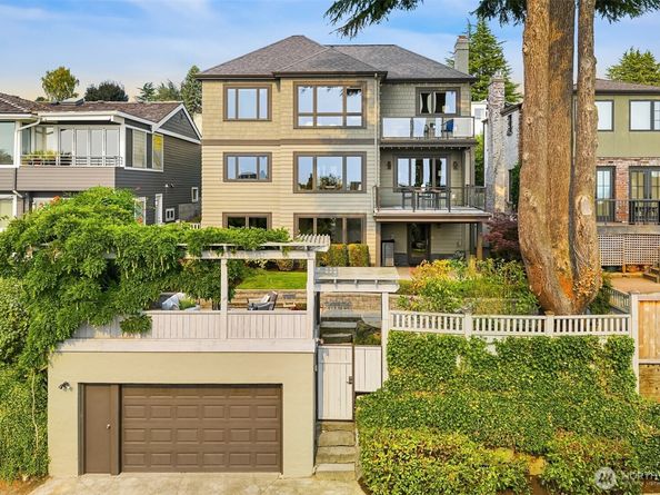 2471 42nd Avenue W, Seattle WA 98199