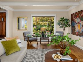 2471 42nd Avenue W, Seattle WA 98199