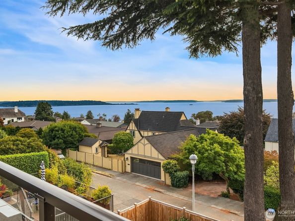 2471 42nd Avenue W, Seattle WA 98199