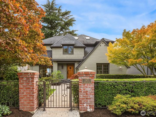 2471 42nd Avenue W, Seattle WA 98199
