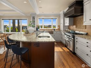 2471 42nd Avenue W, Seattle WA 98199