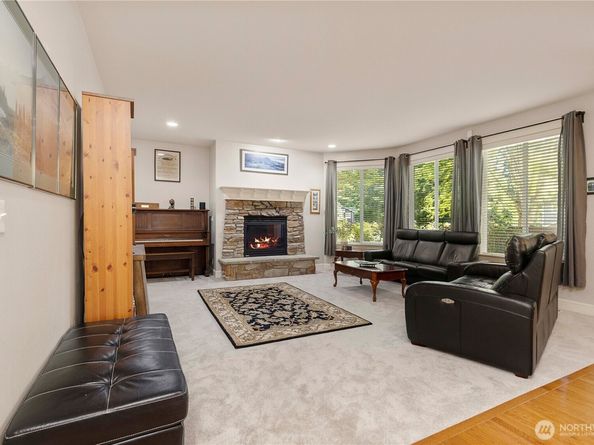 9127 NE 160th Place, Bothell WA 98028
