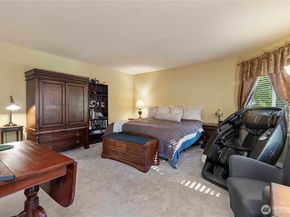 9127 NE 160th Place, Bothell WA 98028