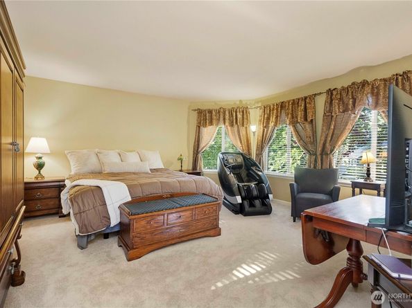 9127 NE 160th Place, Bothell WA 98028