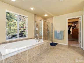 9127 NE 160th Place, Bothell WA 98028