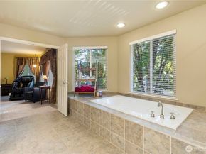 9127 NE 160th Place, Bothell WA 98028