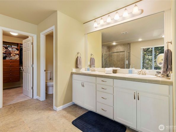 9127 NE 160th Place, Bothell WA 98028