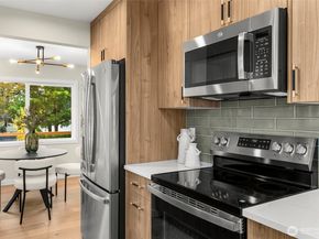 922 NE 117th Street, Seattle WA 98125