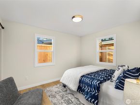 922 NE 117th Street, Seattle WA 98125