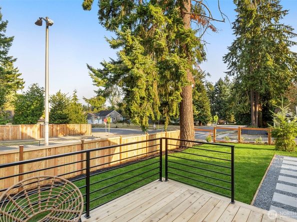 922 NE 117th Street, Seattle WA 98125