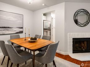 12221 100th Avenue NE 103, Kirkland WA 98034