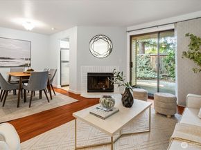 12221 100th Avenue NE 103, Kirkland WA 98034