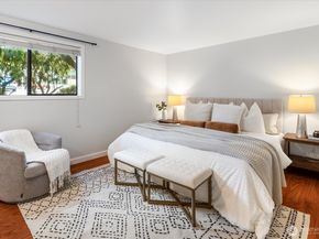 12221 100th Avenue NE 103, Kirkland WA 98034