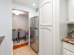 12221 100th Avenue NE 103, Kirkland WA 98034