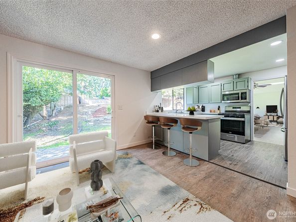 25813 126th Avenue SE, Kent WA 98030