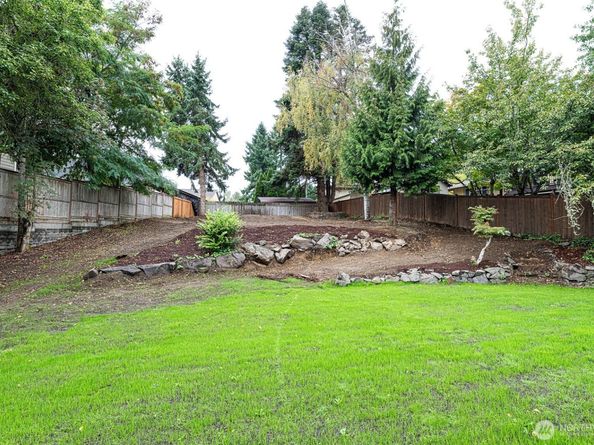 25813 126th Avenue SE, Kent WA 98030