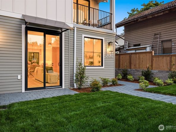 2010 9th Street W, Kirkland WA 98033