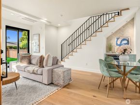2010 9th Street W, Kirkland WA 98033