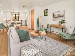 2010 9th Street W, Kirkland WA 98033