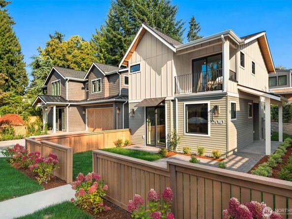 2010 9th Street W, Kirkland WA 98033