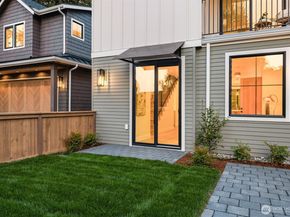 2010 9th Street W, Kirkland WA 98033