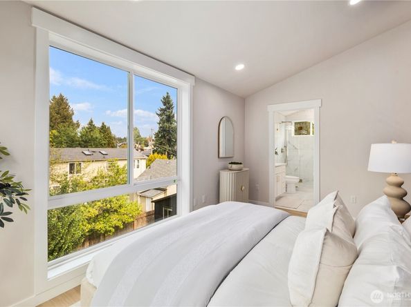 9031 4th Avenue NW B, Seattle WA 98106
