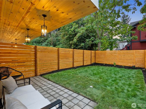 9031 4th Avenue NW B, Seattle WA 98106