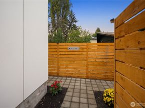 9031 4th Avenue NW B, Seattle WA 98106