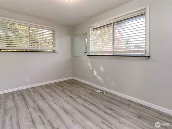 2807 S 282nd Street, Federal Way WA 98003